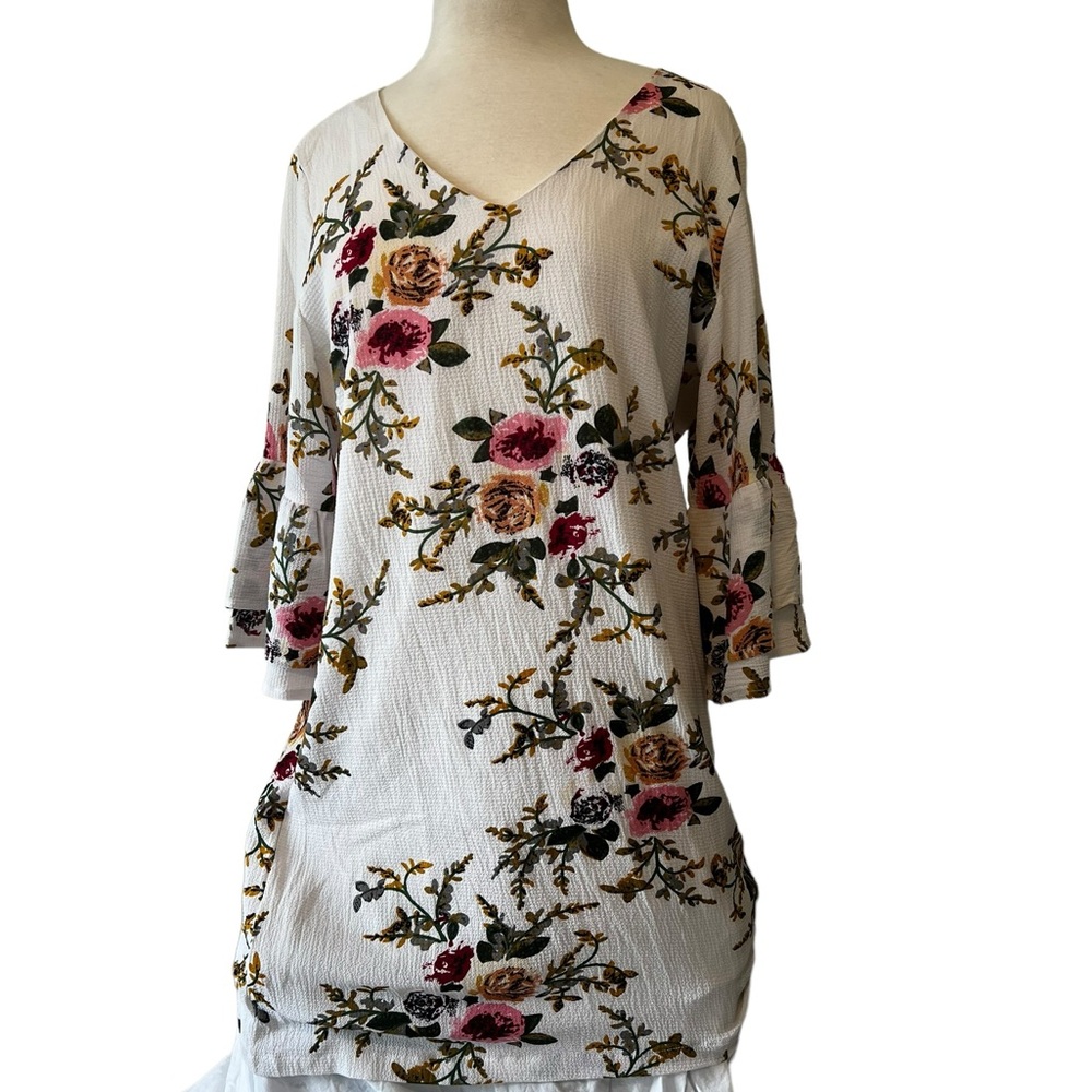 W H I T E   F L O R A L   DRESS